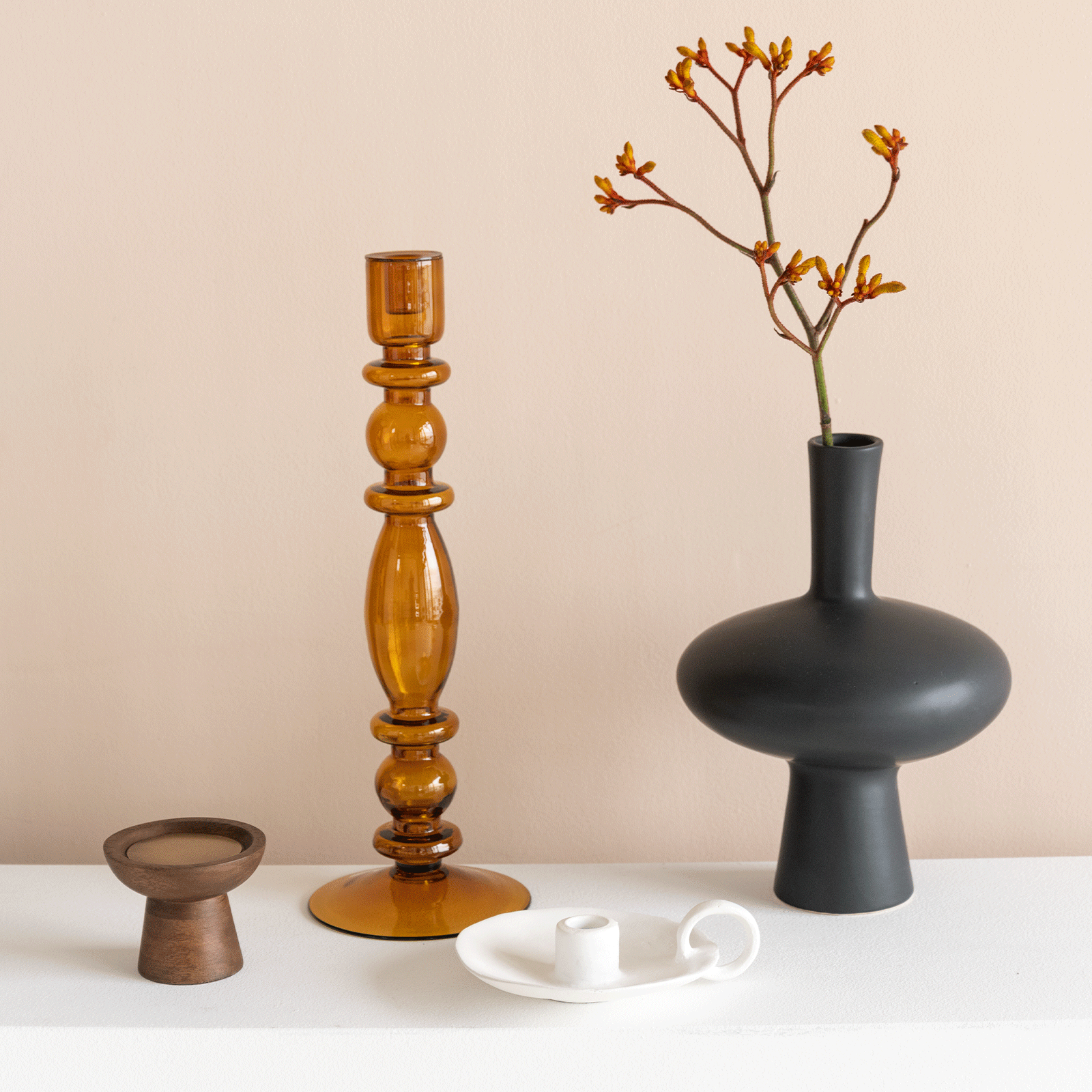 Glass wood rush candle holder